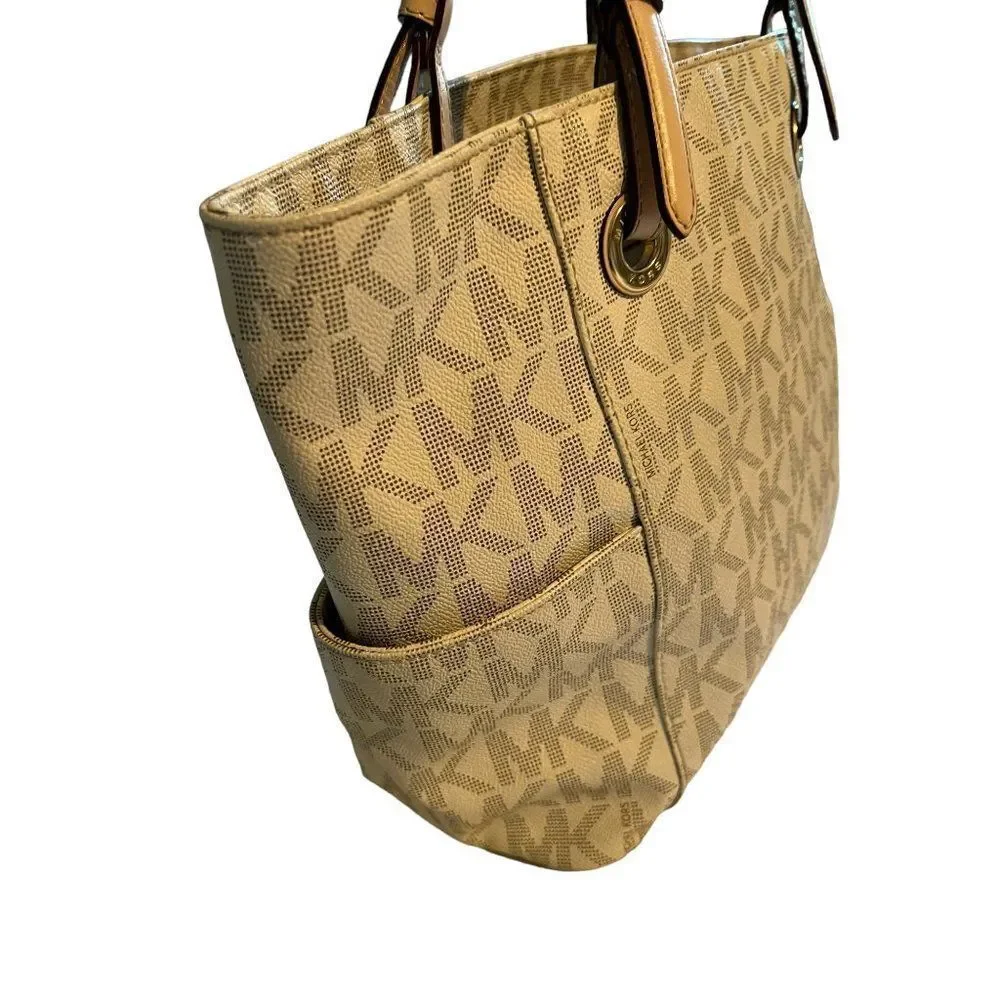 Michael Kors Jet Set‎ White Tote Bag - Picture 5 of 15